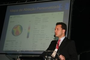 Apresentacao sobre Cirurgia Refrativa Personalizada durante Congresso Internacional de Catarata e Cirurgia Refrativa 2012