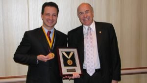 DR. VINICIUS CORAL GHANEM E DR. GEORGE WARING